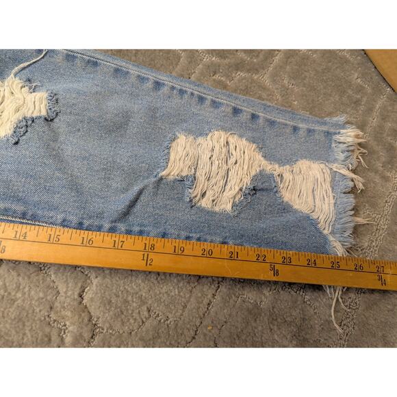 Cello Destroyed Ankle Jeans WOMENS JRS SIZE 7 Mid Rise Ripped Distressed Boho - Picture 8 of 9